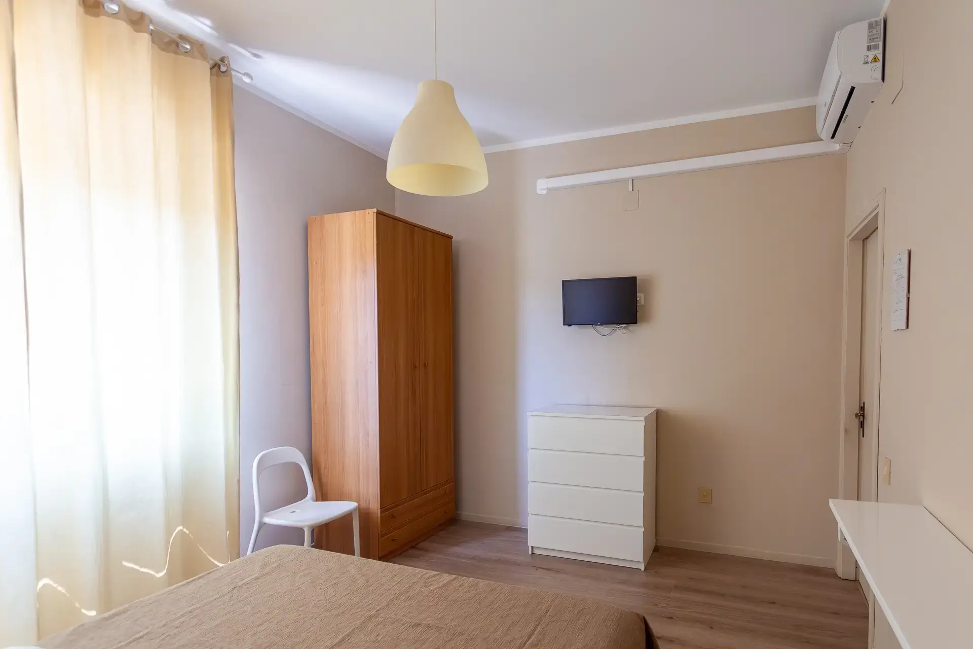 stanza affitto letto matrimoniale vicino ospedale Torrette Ancona
